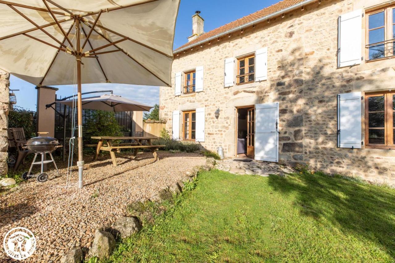 Aux 2 Puys - Gite "Le Lemptegy" Saint-Priest-des-Champs Exterior photo